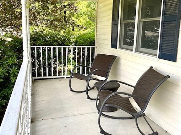 4th image of 38 Cayuga Dr