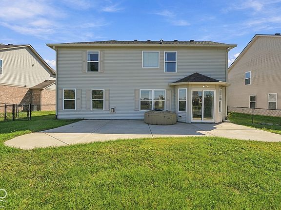 5th image of 8716 N Springview Dr