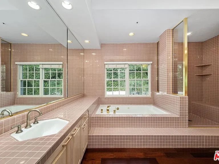 11815 Folkstone Ln — Photo 42