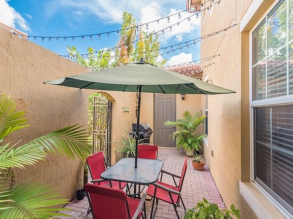 14736 SW 11th Street, Pembroke Pines, FL 33027