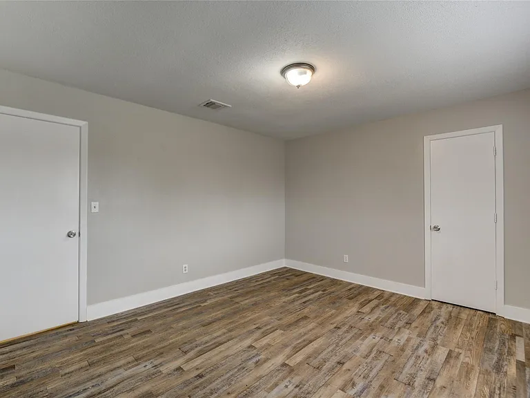 6603 1/2 Narcissus St — Photo 18