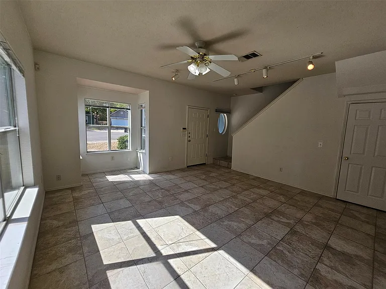 304 Windridge Village Cv — Photo 6