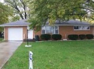 320 W Oak St, Heyworth, IL 61745