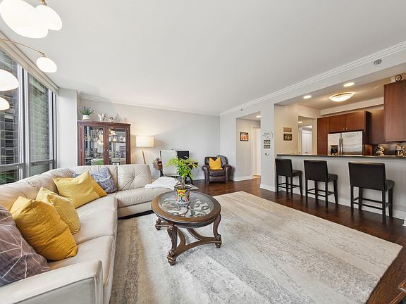 4th image of 600 N Lake Shore Dr APT 1307