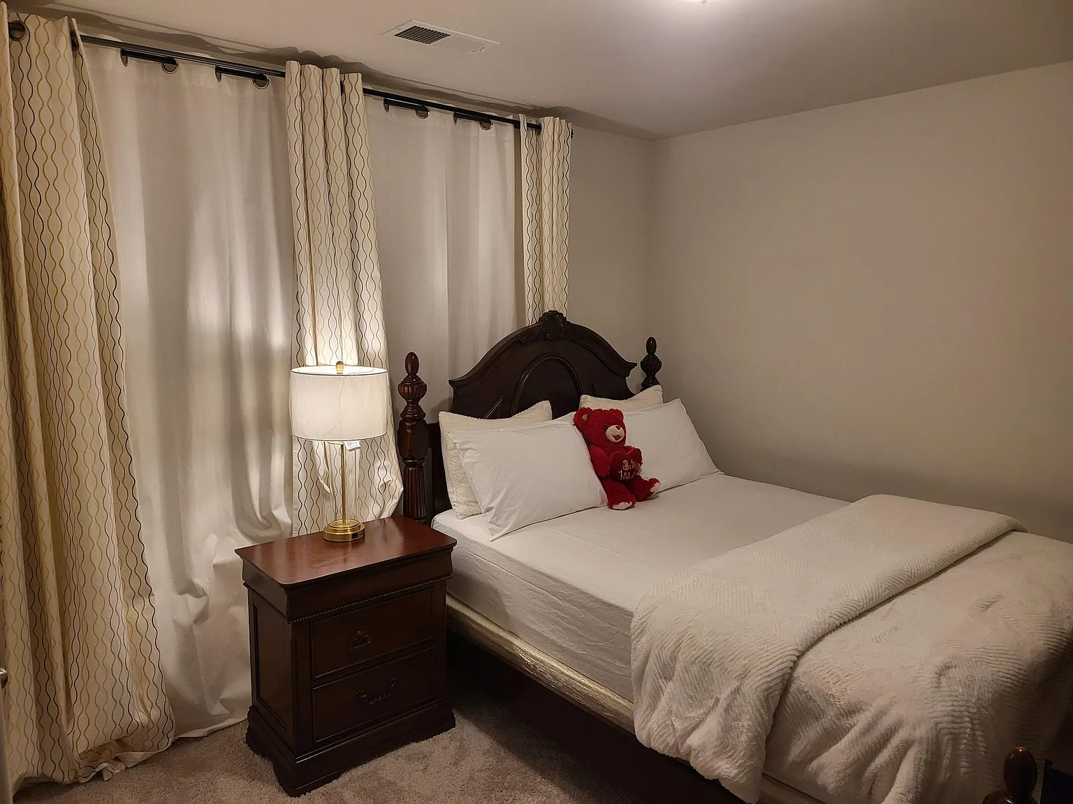 2 bed, 1.5 bath, 2158 sqft, $910 — Photo 3