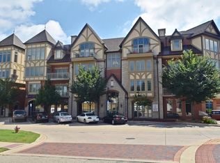 450 S 1st St UNIT 405, Saint Charles, IL 60174