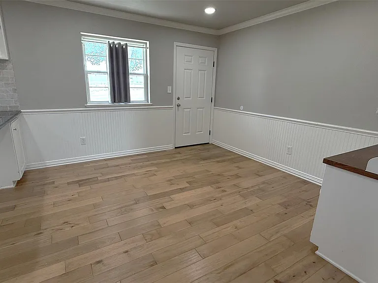 10150 FM 619 — Photo 11