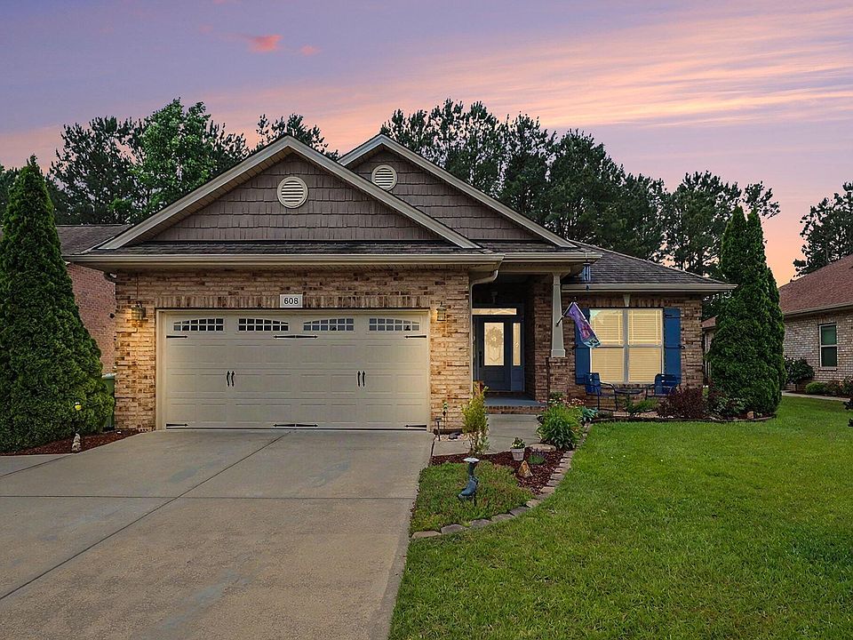 1st image of 608 Sippihaw Oaks Dr