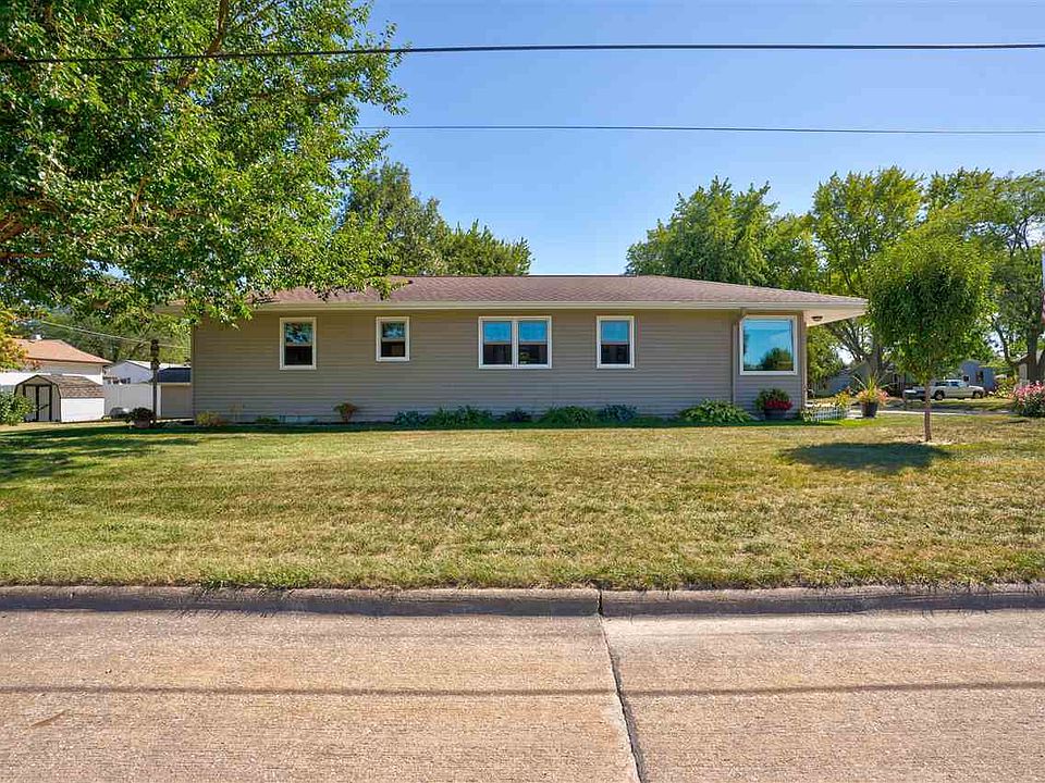 1003 E Taylor St, Washington, IA 52353 Zillow