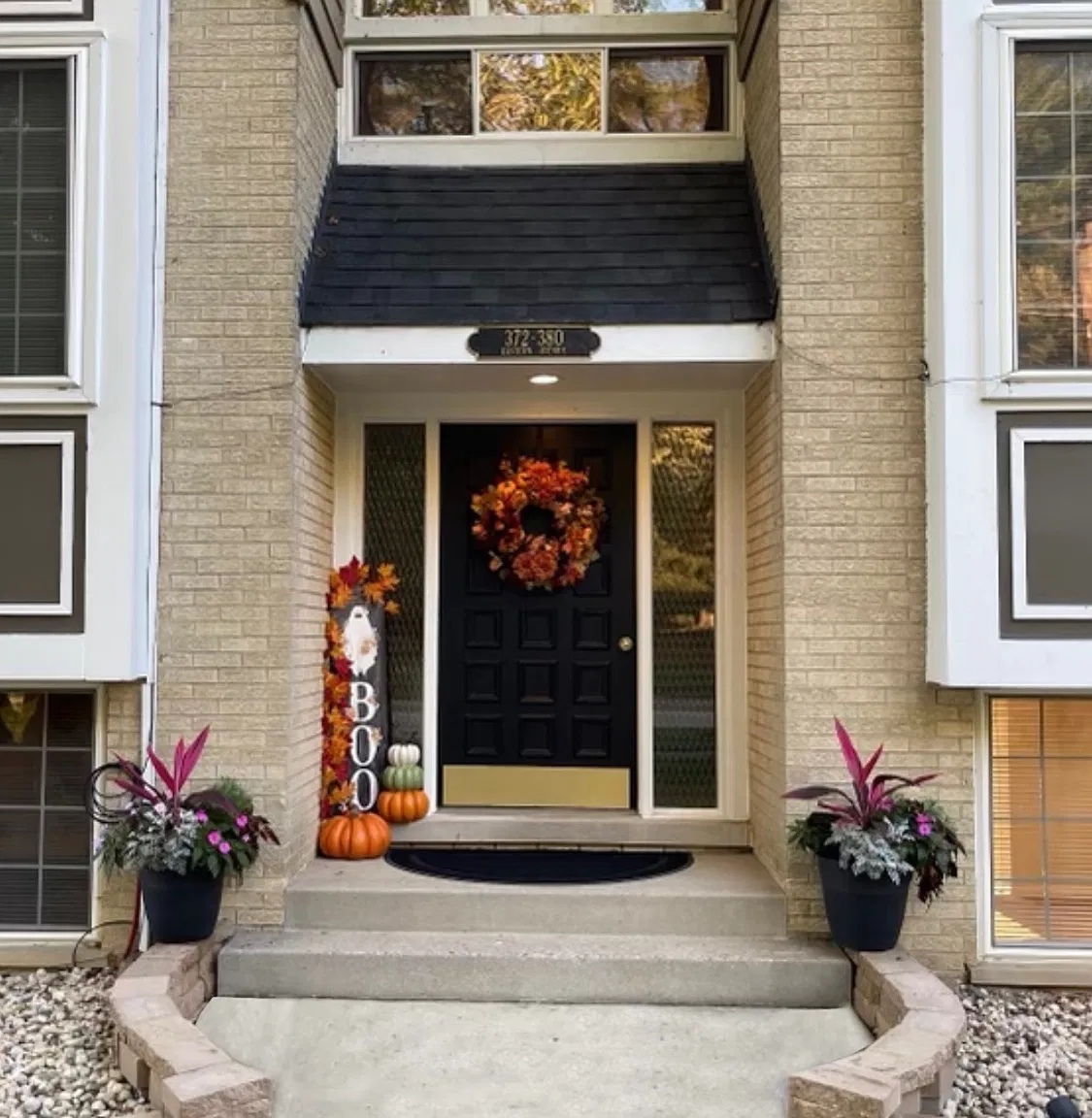 3 bed, 1161 sqft, $2,995 — Photo 1