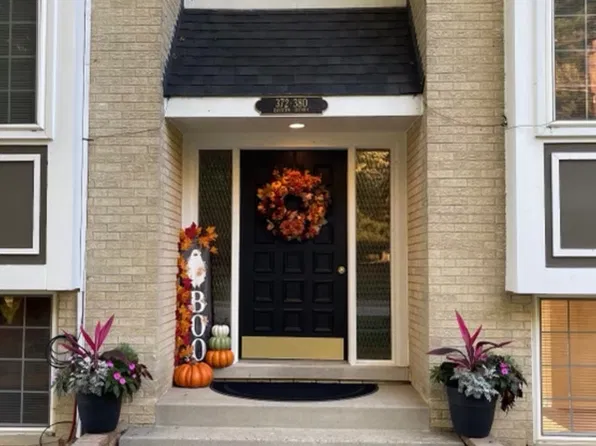 378 Eastern Ave, Barrington, IL 60010
