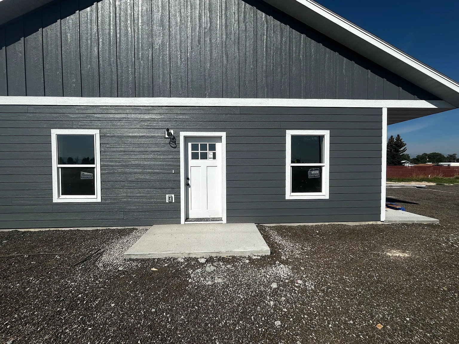 3 bed, 1200 sqft, $1,800 — Photo 1