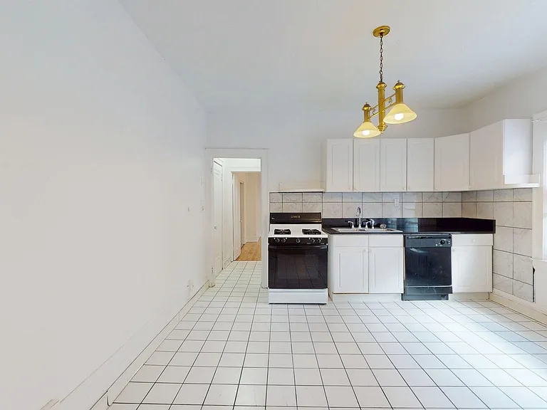 12467-12469 Cedar Rd — Photo 1