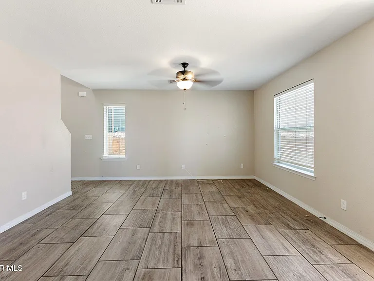 805 Hc Gilbert Minjares Dr #A — Photo 17