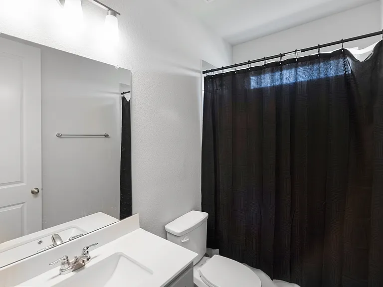 1st Floor Full Bath - Guest Room