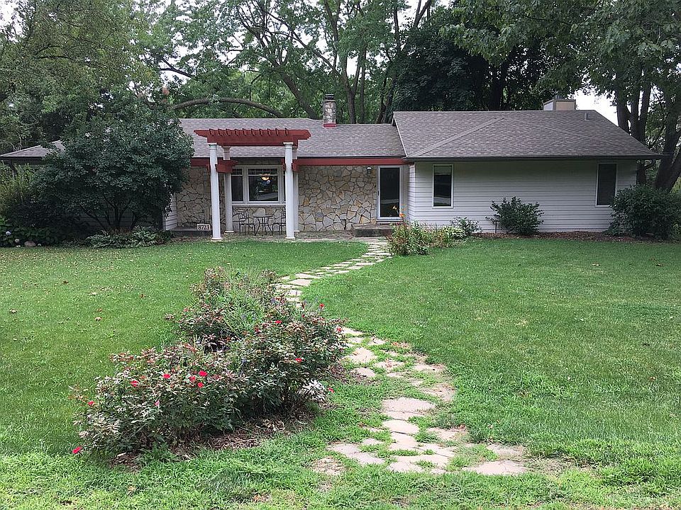 1st image of 8723 Broadmoor Dr