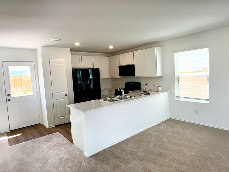 219 Magalia Ln — Photo 2