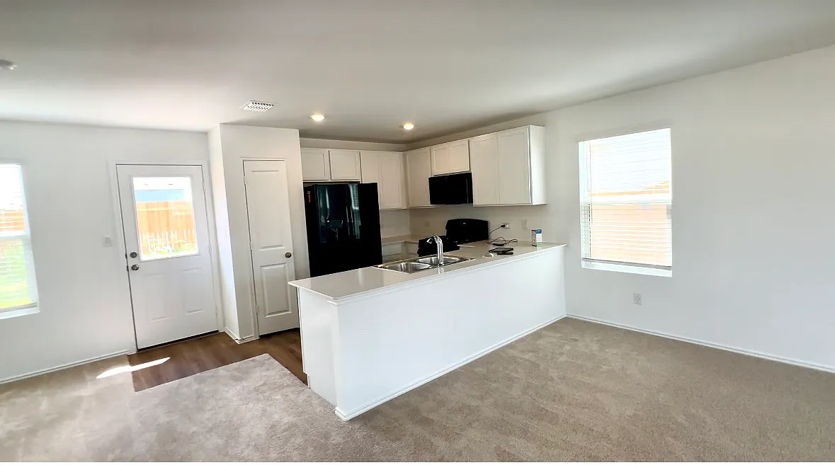 Building Photo - 219 Magalia Ln