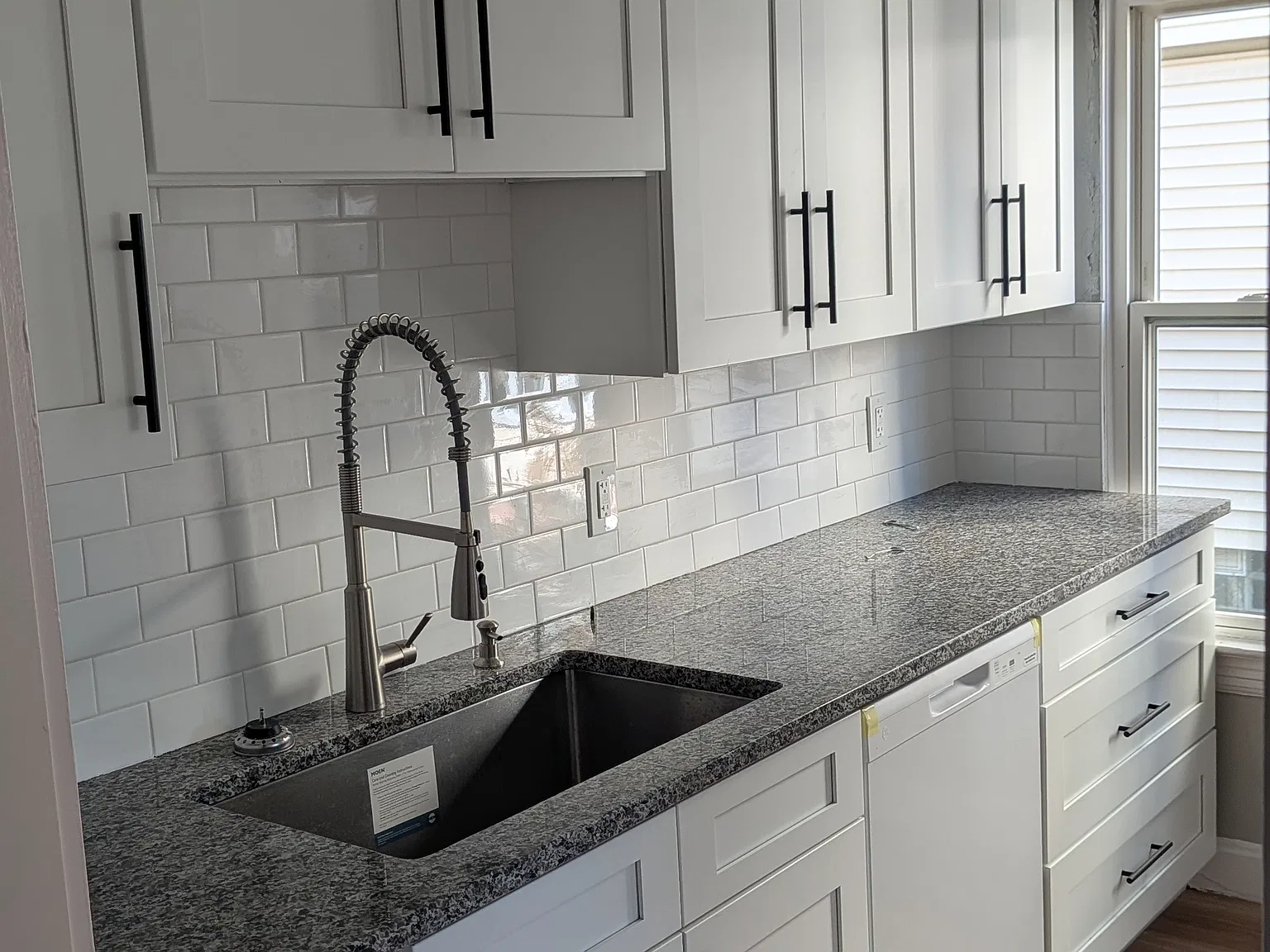 2 bed, 1000 sqft, $1,650 — Photo 4