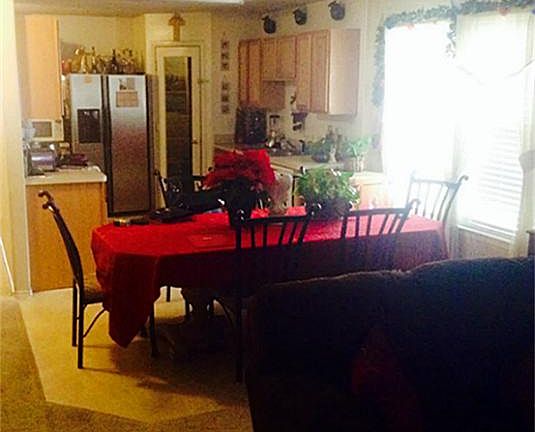 The kitchen and breakfast room