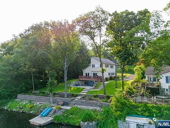 2nd image of 235 Lakeview Dr
