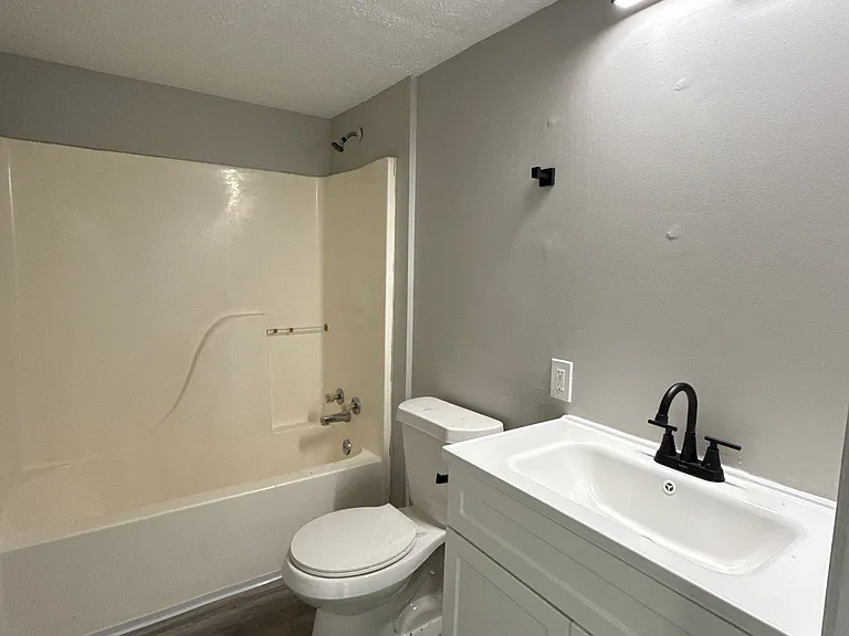 1258 Fairground Rd — Photo 5