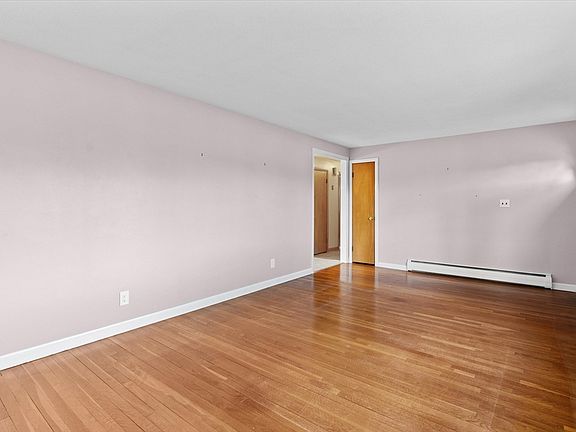 4th image of 130 Verona St