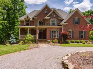 333 Horseshoe Bend Rd E, Signal Mountain, TN 37377