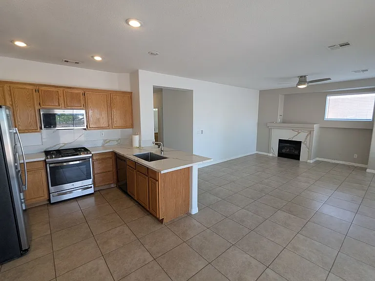 1016 Royal Plum Ln — Photo 28