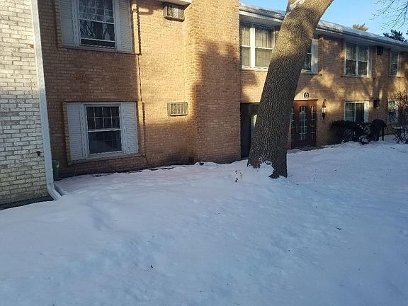 2nd image of 702 Old Settlers Trl APT 4
