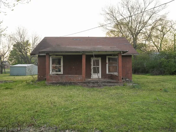 127 S Oak St, Hartford, AR 72938