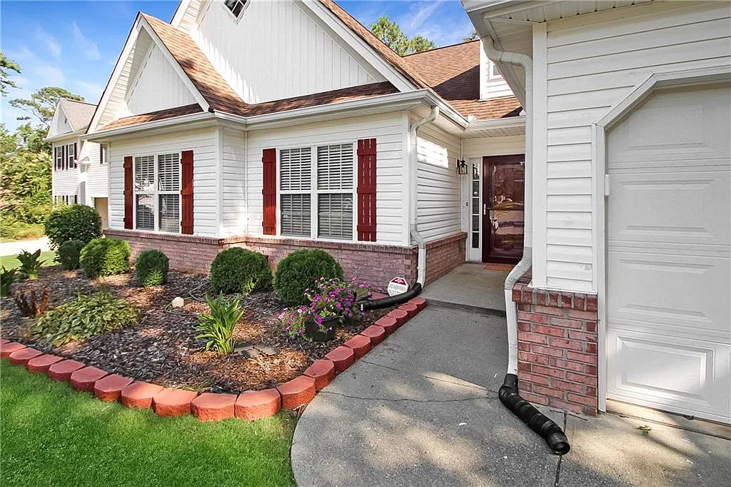 4 bed, 2.0 bath, 1770 sqft, $2,550 — Photo 3