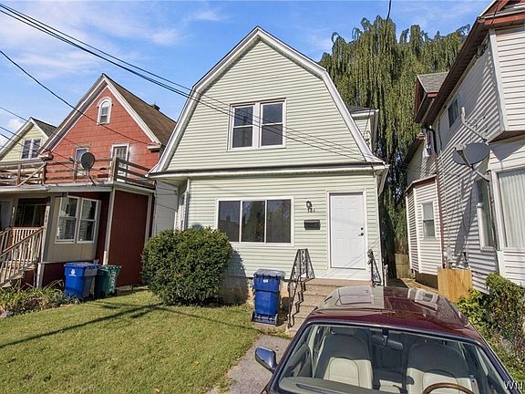 3rd image of 386 Esser Ave