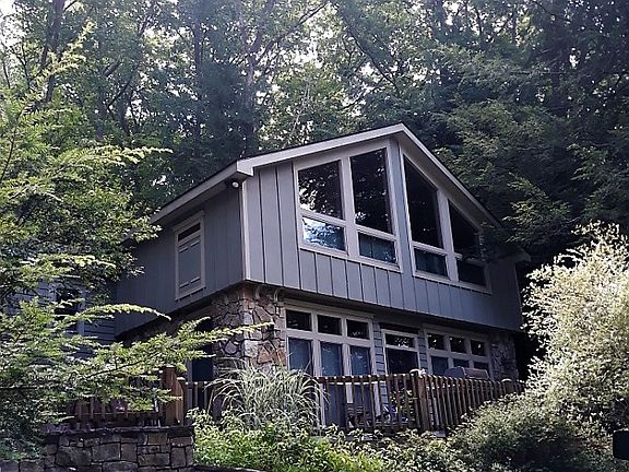 2nd image of 3006 Lake Shore Dr