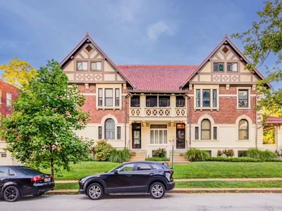 321 Rosedale Ave Unit 302, Saint Louis, MO, 63112