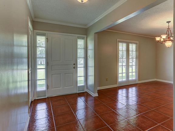5th image of 102 Potomac Dr