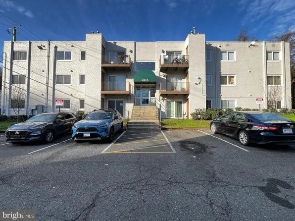 2215 Hunter Pl SE APT 101, Washington, DC 20020