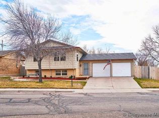 419 Montclair Dr, Cheyenne, WY 82009
