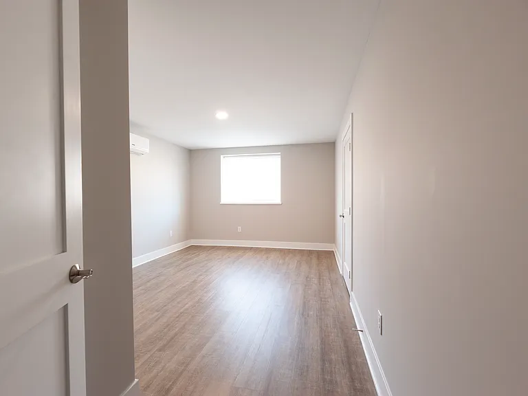204 E Chester Pike — Photo 28
