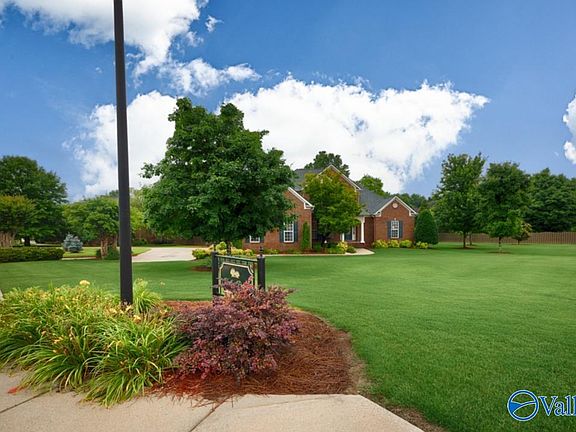 2nd image of 125 Wickerberry Ln
