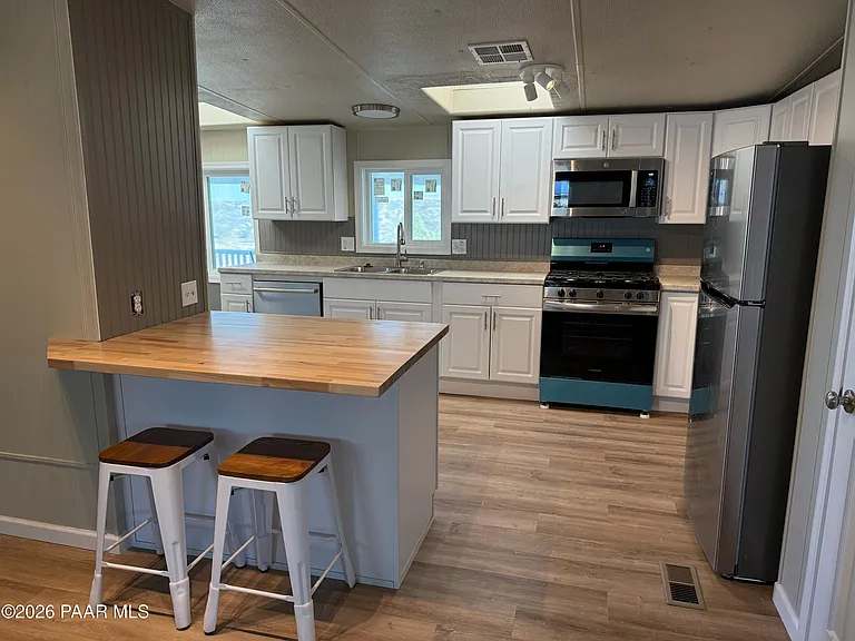 8201 E Canyon Ln — Photo 2
