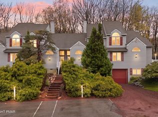 79 Laurelwoods Dr, Lake Harmony, PA 18624