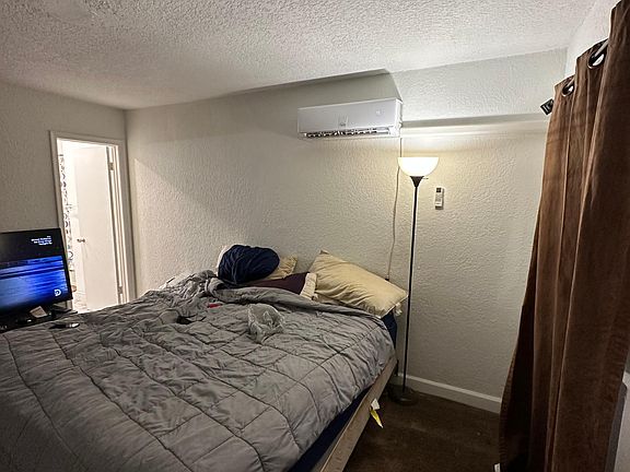 3rd image of 909 SW 10th Dr APT D