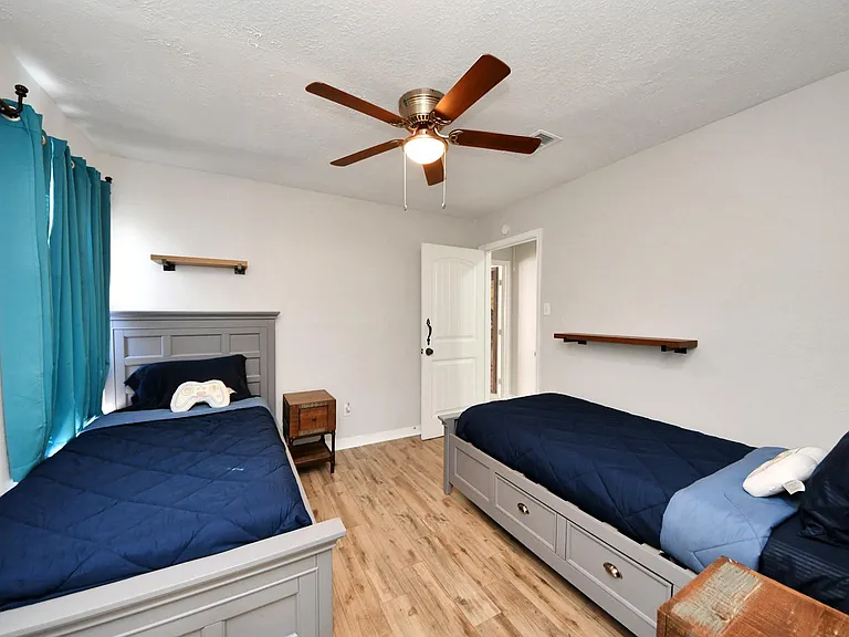 15715 Creekhaven Dr — Photo 11