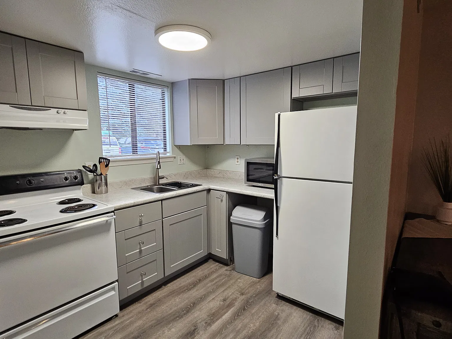 2 bed, 716 sqft, $2,100 — Photo 4