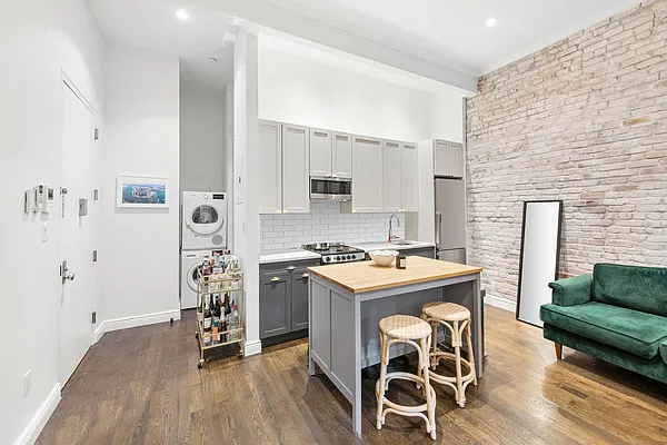 Rented by Compass | media 11