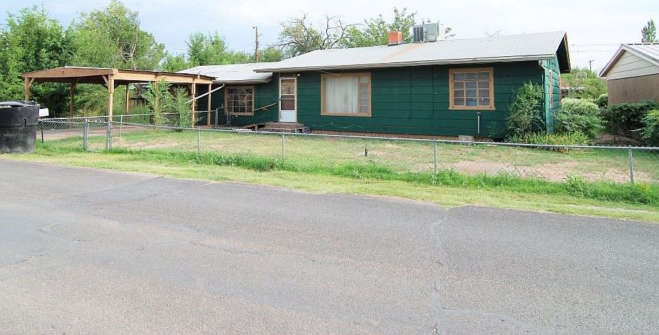 1st image of 1002 Posey Ln