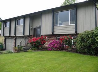 2239 SW McGinnis Ave, Troutdale, OR