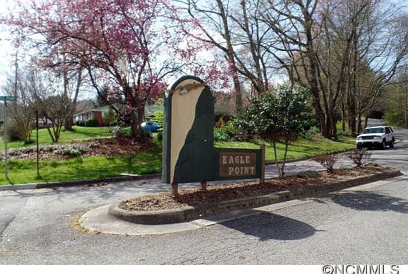 2nd image of 213 Eagle Point Dr