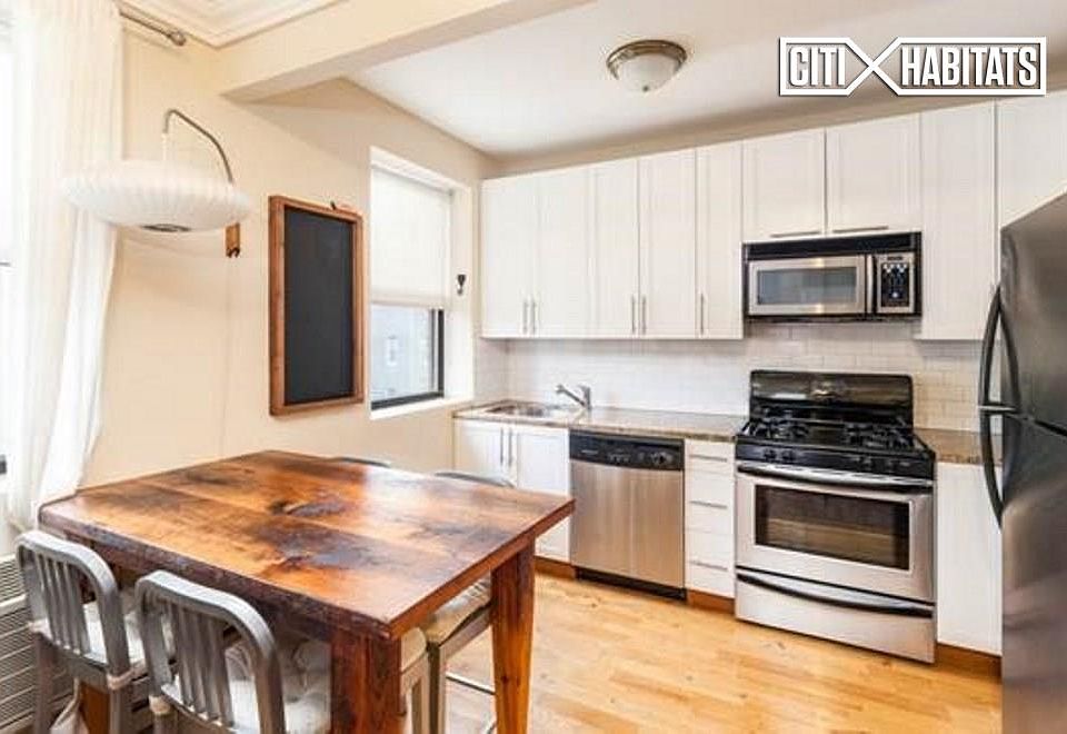 2nd image of 34 Russell St APT 3